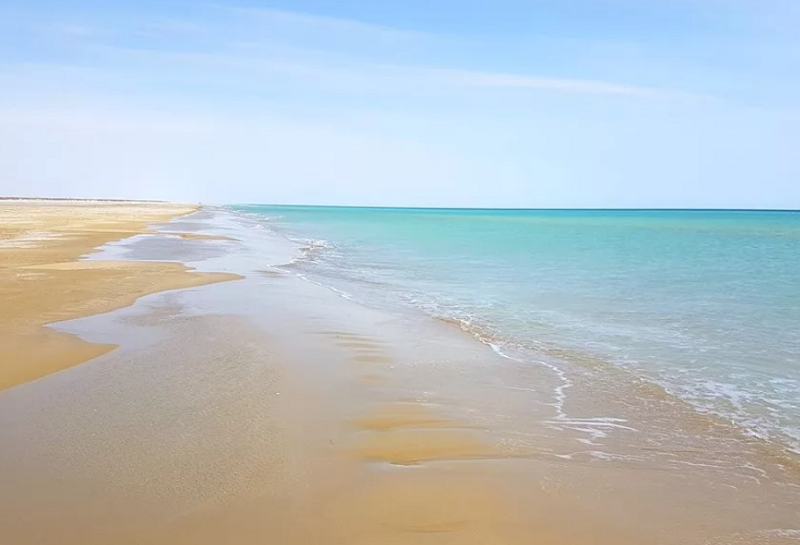 пляж песчаная кома актау.png